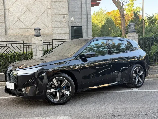 Фотография автомобиля — BMW iX M60