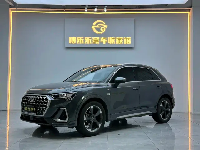 Фотография автомобиля — Audi Q3