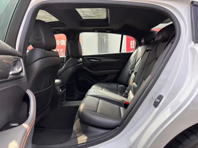Cadillac CT5 — Фото автомобиля 6