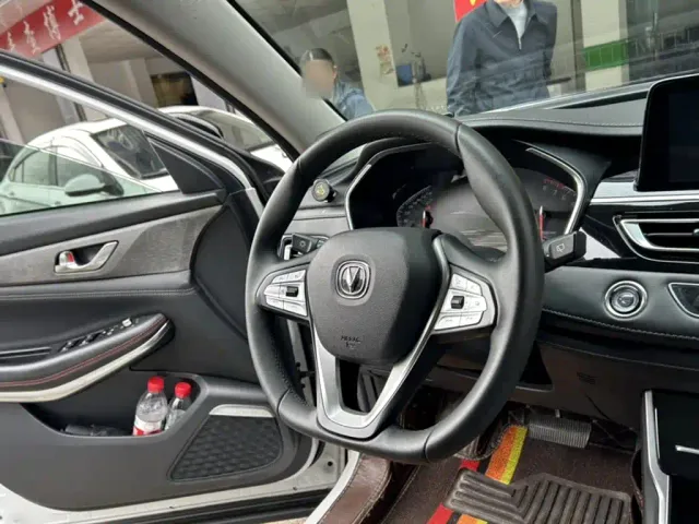 Changan CS75 — Фото автомобиля 3