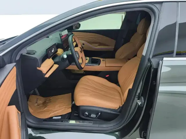 Geely Galaxy Xingyao 8 — Фото автомобиля 9