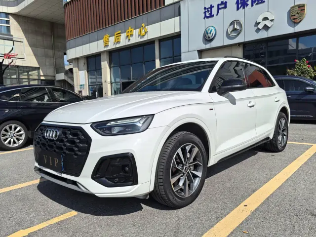 Фотография автомобиля — Audi Q5L