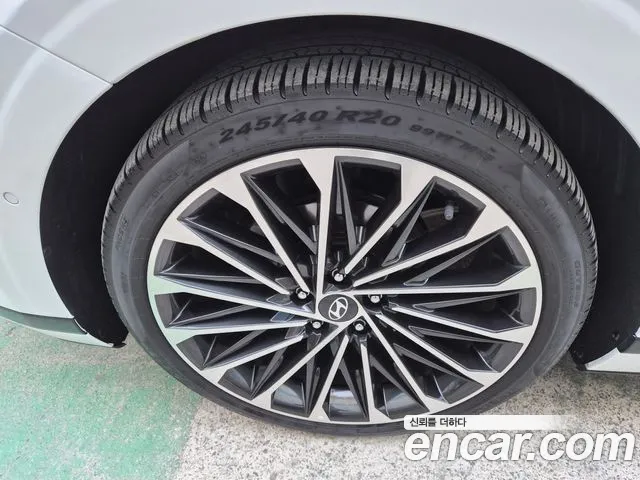Hyundai Grandeur GN7 — Фото автомобиля 15