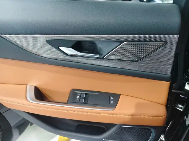 Jaguar XEL — Фото автомобиля 11