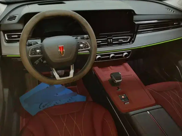 Hongqi HS5 — Фото автомобиля 12