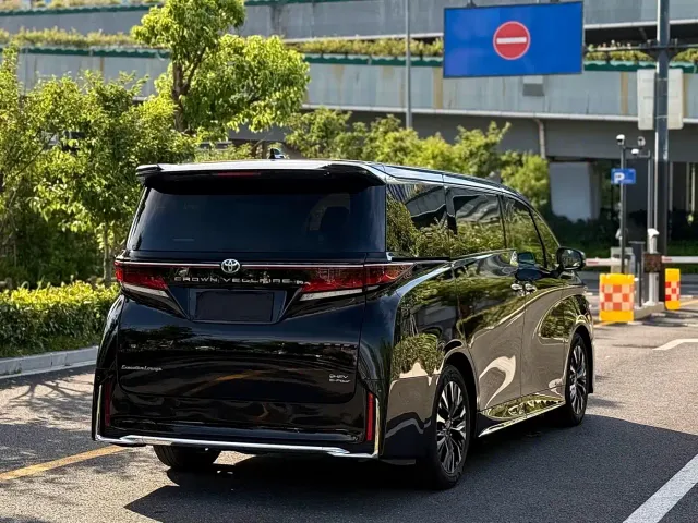 Toyota Vellfire — Фото автомобиля 5