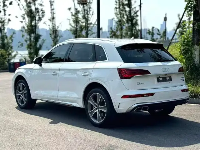 Audi Q5L — Фото автомобиля 3