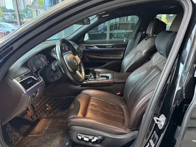 BMW 7 Series — Фото автомобиля 4