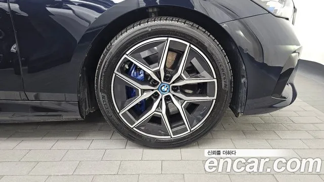 BMW i5 G60 — Фото автомобиля 6