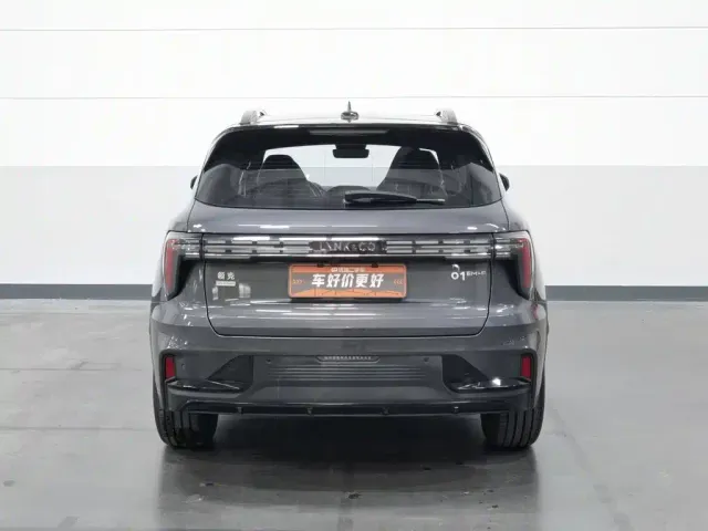 Lynk & Co 01 — Фото автомобиля 4