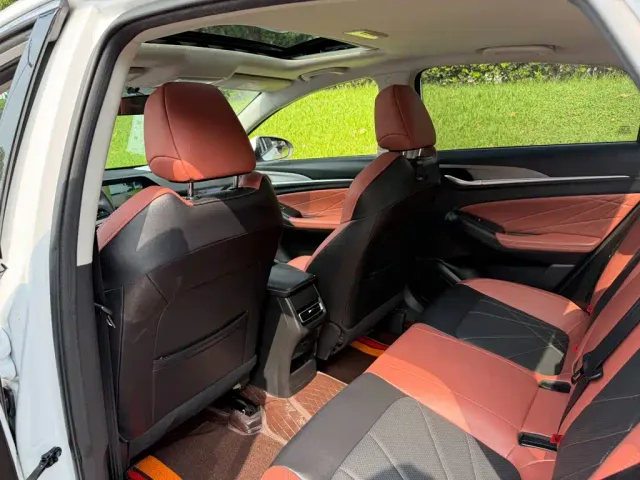 Changan Eado — Фото автомобиля 11