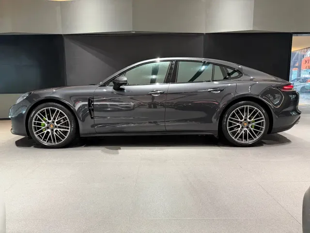 Porsche Panamera — Фото автомобиля 3