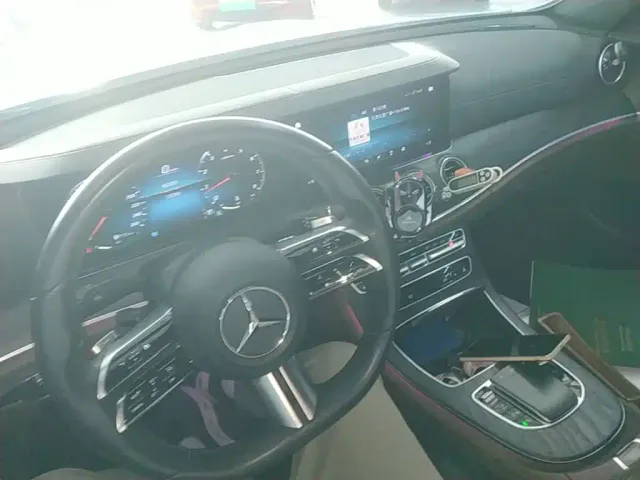 Mercedes-Benz E-Class — Фото автомобиля 9