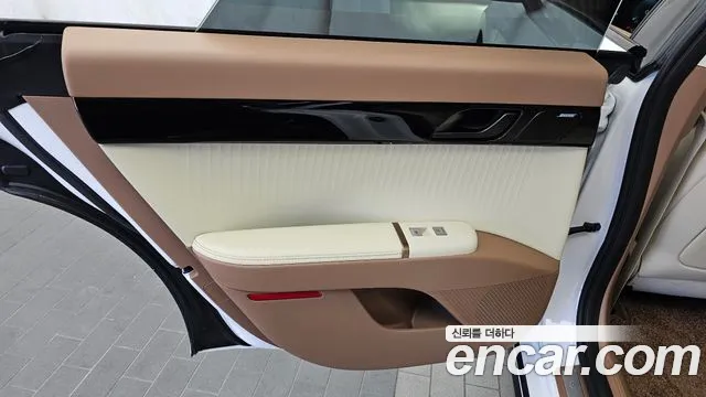 Hyundai Grandeur GN7 — Фото автомобиля 14