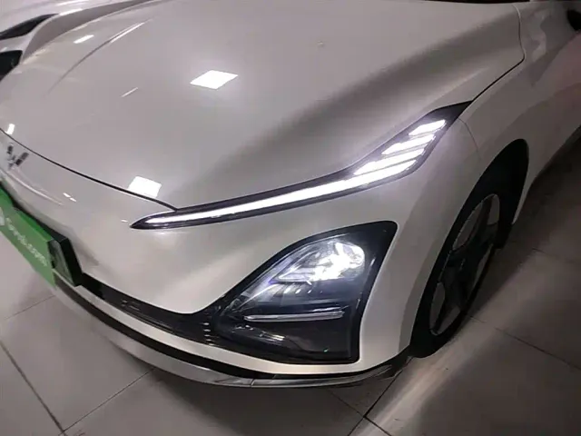 Wuling E5 — Фото автомобиля 22