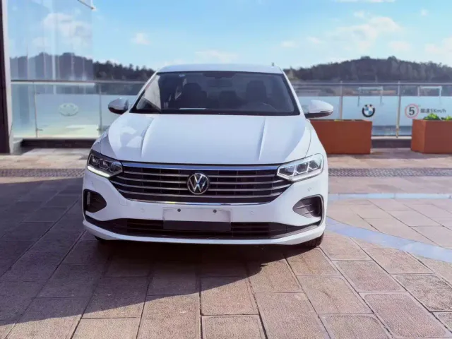 Volkswagen Lavida — Фото автомобиля 2