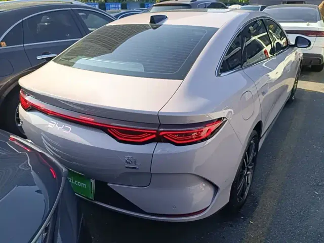 BYD Qin L — Фото автомобиля 6