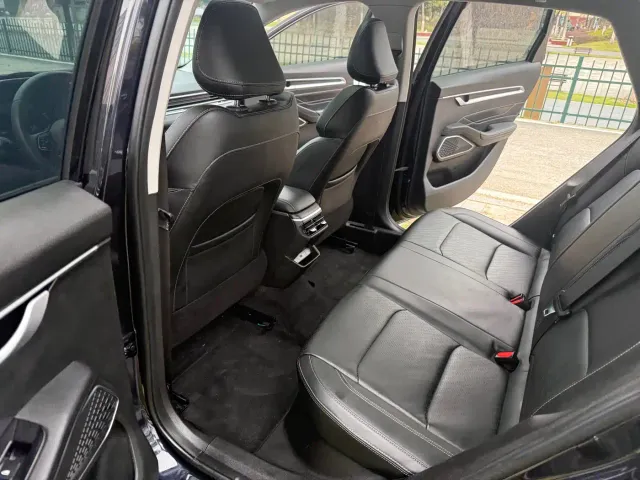 Geely Emgrand — Фото автомобиля 18