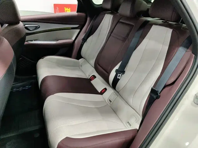 BYD Seal 07 DM-i — Фото автомобиля 16