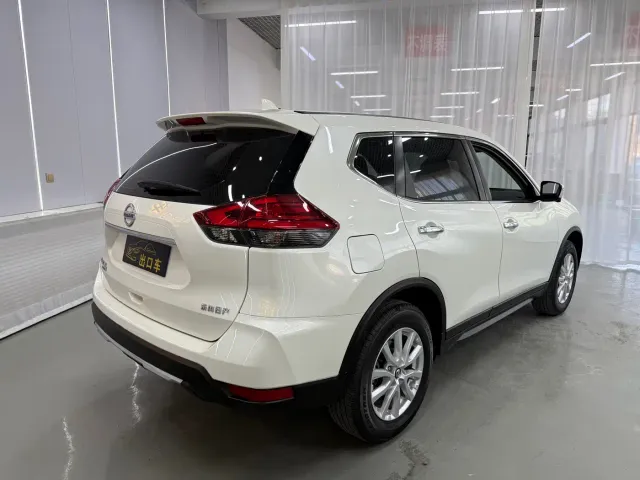 Nissan X-Trail — Фото автомобиля 4