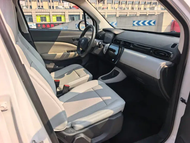 Leapmotor T03 — Фото автомобиля 11