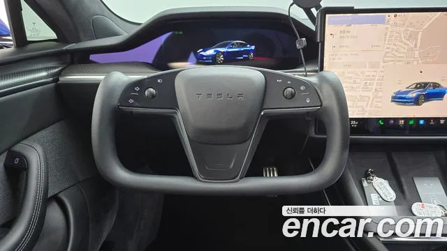 Tesla Model S — Фото автомобиля 12