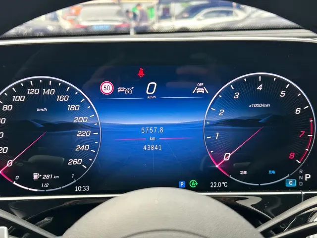 Mercedes-Benz E-Class — Фото автомобиля 23