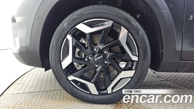 Kia Seltos Бензин 1.6 турбо 2WD — Фото автомобиля 4