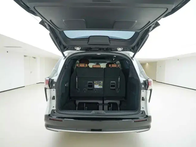 Toyota Sienna — Фото автомобиля 13