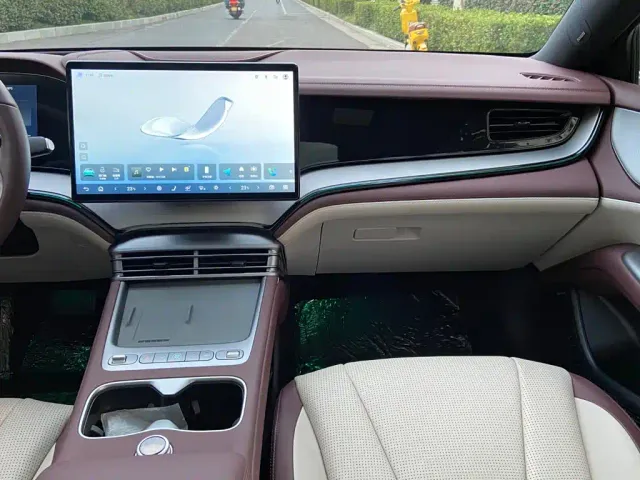 BYD Seal 07 DM-i — Фото автомобиля 9
