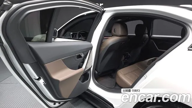 BMW 5-Series — Фото автомобиля 23