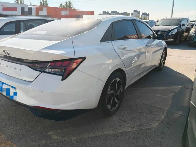 Hyundai Elantra — Фото автомобиля 9