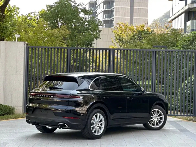 Porsche Cayenne — Фото автомобиля 6