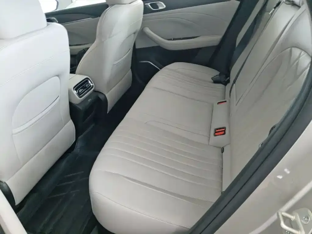 Geely Galaxy Galaxy Stellar 6 2025 Base Version — Фото автомобиля 16