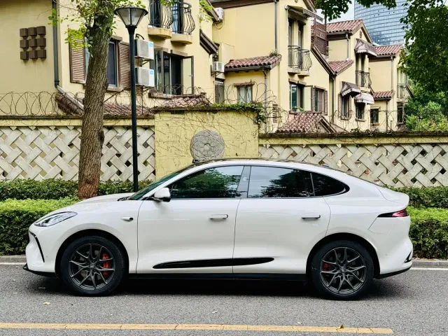 IM Motors LS6 — Фото автомобиля 4