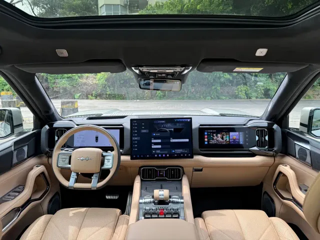BYD FangChengBao Leopard 8 — Фото автомобиля 11