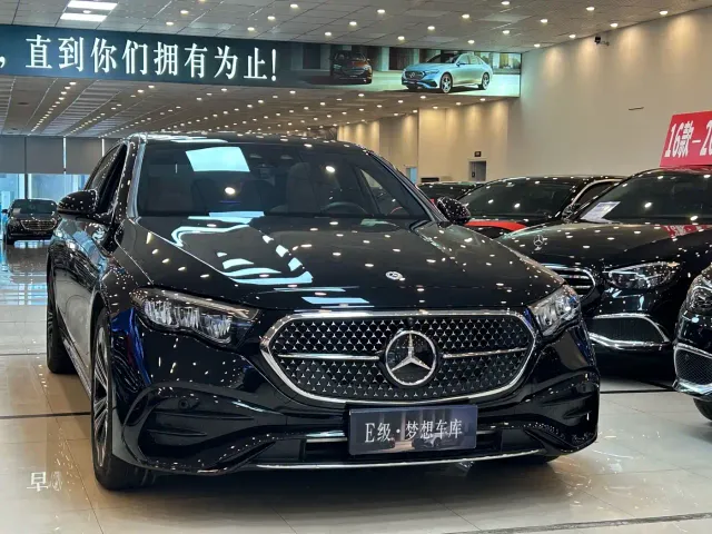 Mercedes-Benz E-Class — Фото автомобиля 2