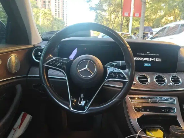 Mercedes-Benz E-Class — Фото автомобиля 6