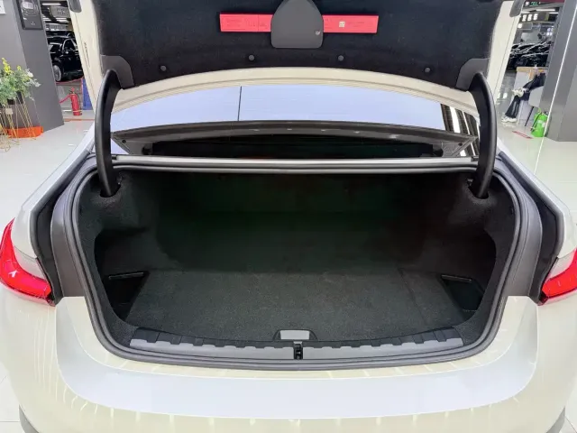 BMW BMW i3 2024 eDrive 35 L — Фото автомобиля 14