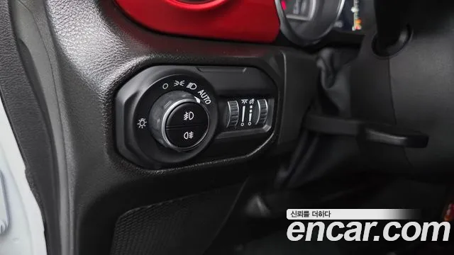 Jeep Wrangler — Фото автомобиля 12
