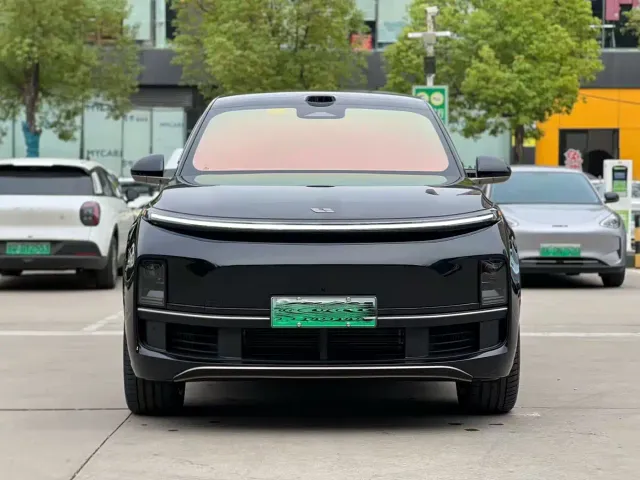 Li Auto L9 — Фото автомобиля 2