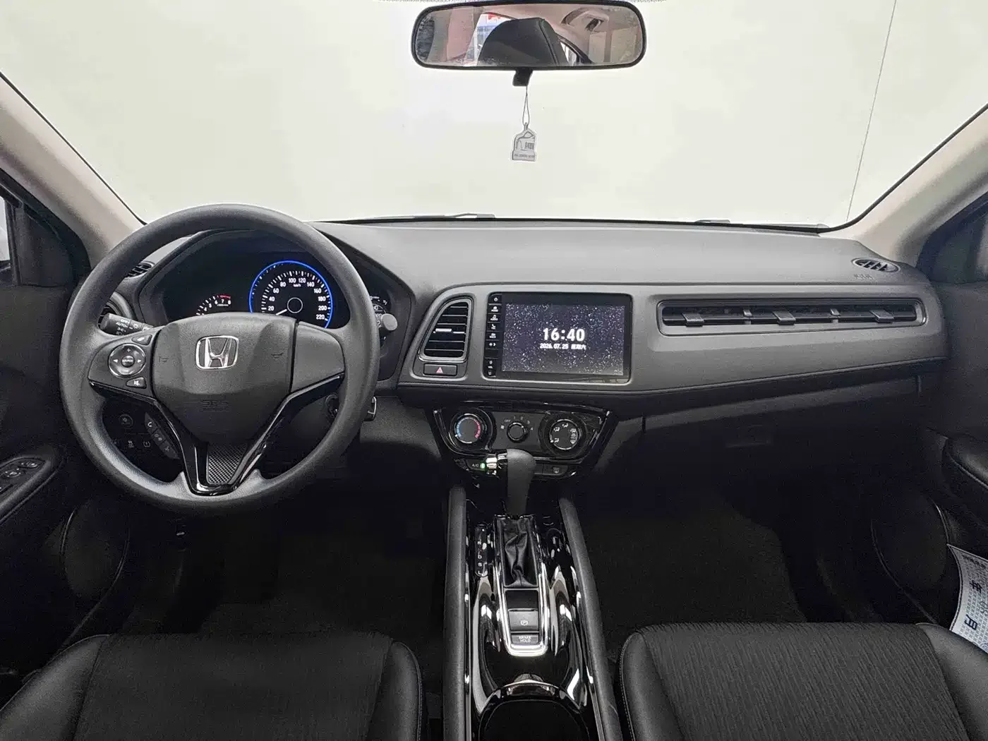 Honda Vezel 2020 1.5L CVT Pioneer — Фото автомобиля 12