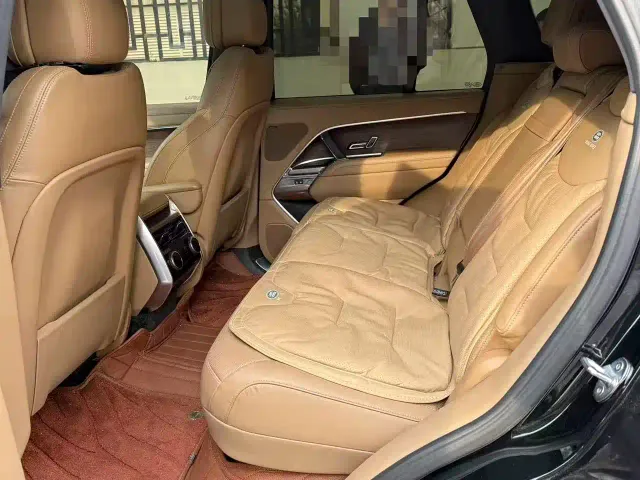 Land Rover Range Rover 2023 3.0 L6 360PS Golden Age Edition — Фото автомобиля 9