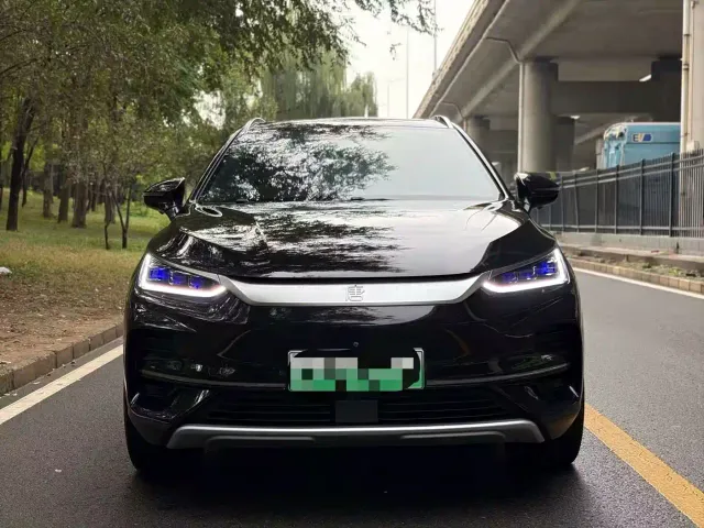 Фотография автомобиля — BYD Tang