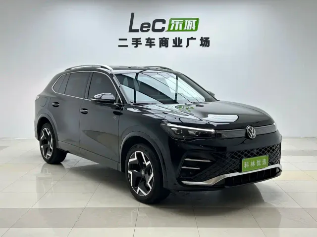Volkswagen Tiguan L — Фото автомобиля 2