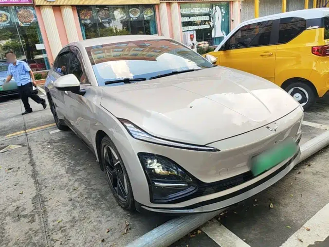 Wuling Starlight — Фото автомобиля 3