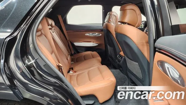 Genesis GV70 — Фото автомобиля 11