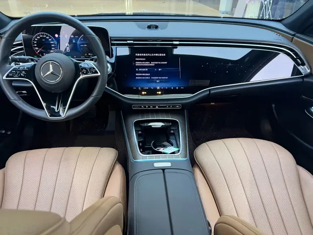 Mercedes-Benz E-Class — Фото автомобиля 18