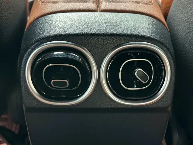 Mercedes-Benz C-Class — Фото автомобиля 15