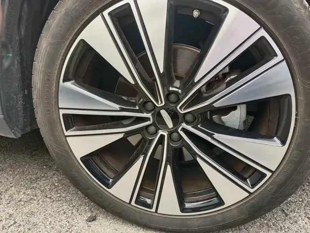 Geely Boyue L — Фото автомобиля 15